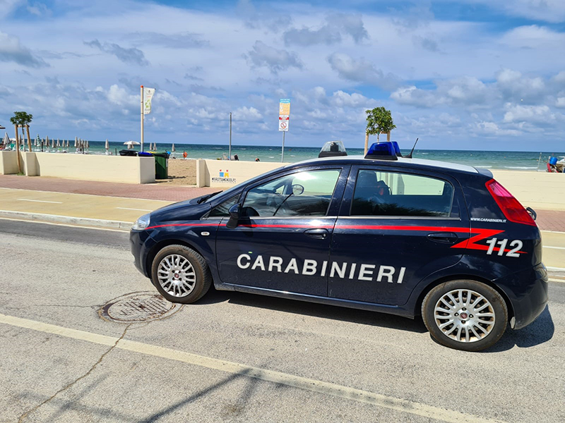 Carabinieri a Marotta