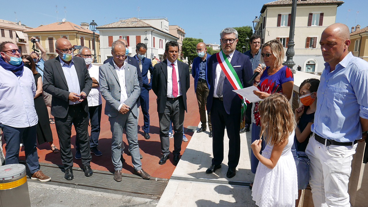 Inaugurato il nuovo ponte Angeli dell'8 dicembre 2018, a Senigallia, intitolato alle vittime della Lanterna Azzurra