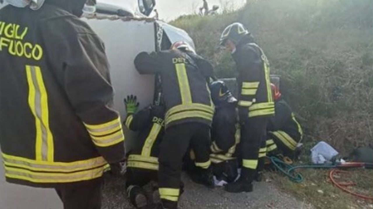 I soccorsi nel luogo dell'incidente, a Serra de' Conti