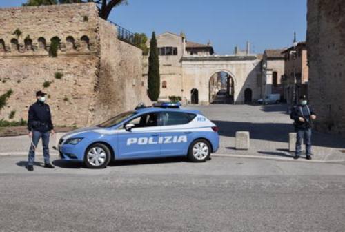Fano: aggressione e rapina alla Rocca Malatestiana, misura cautelare per 4 minorenni