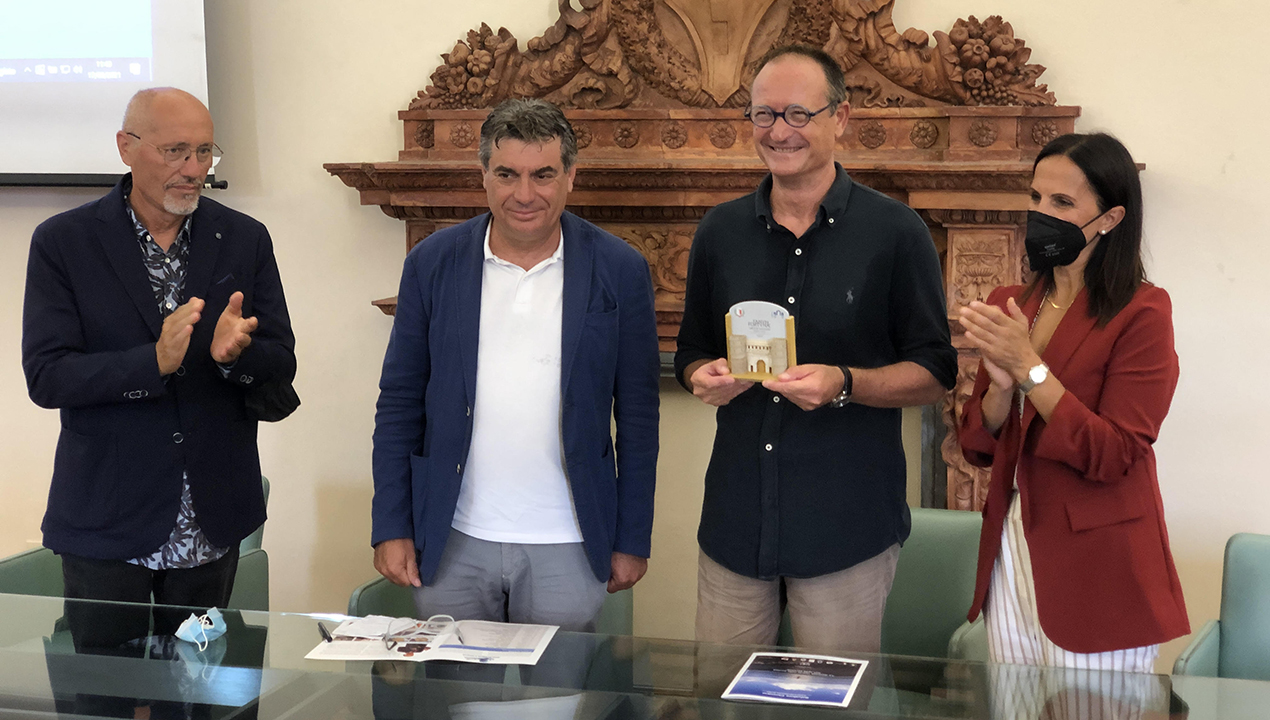 Da Fano a Pesaro a nuoto: il Giro d’Italia di Salvatore Cimmino