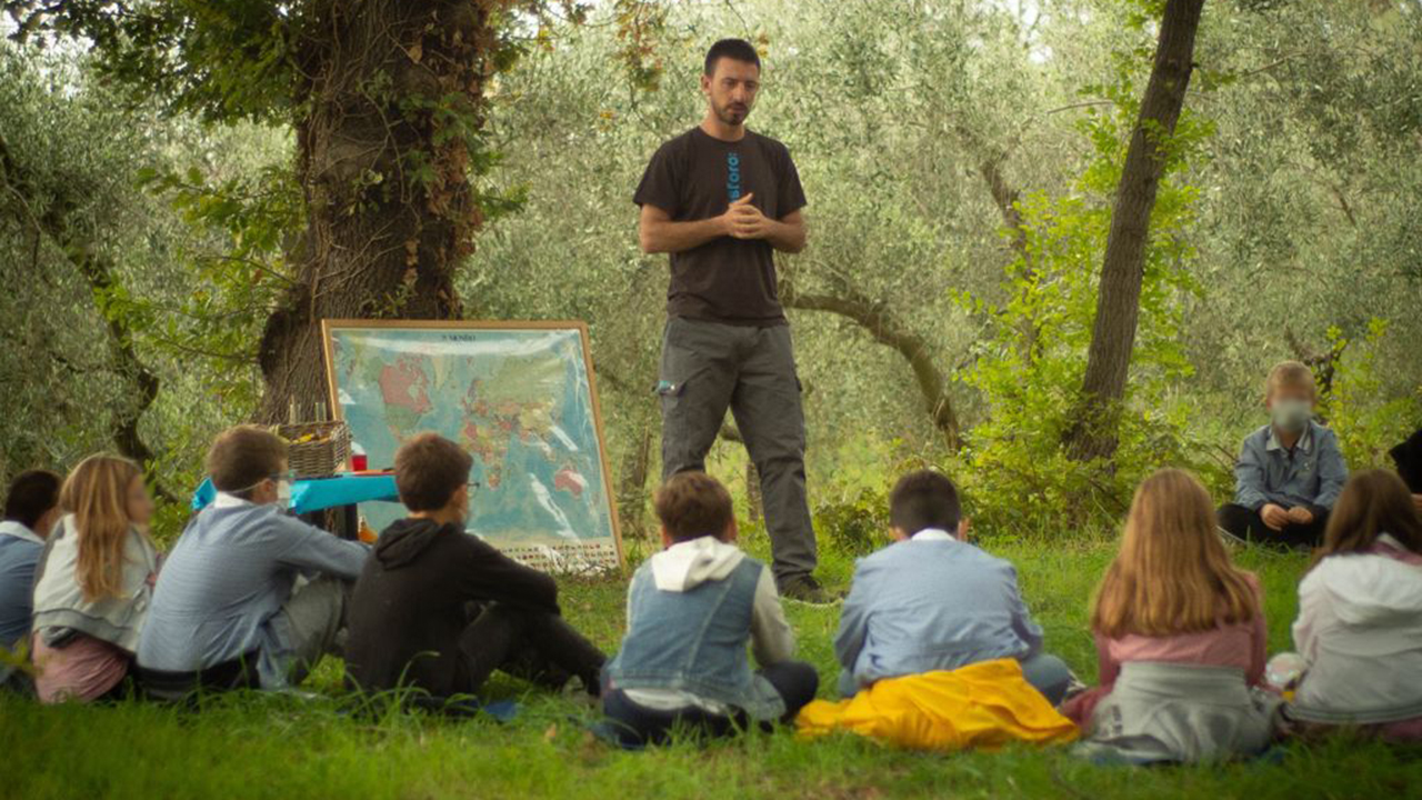 A scuola nel bosco a Senigallia grazie a Caritas, Sena Nova e Fosforo