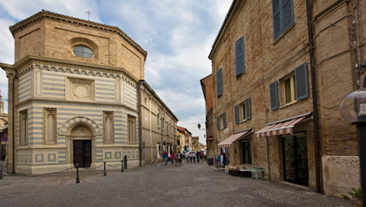 piazza Costanzi a Fano