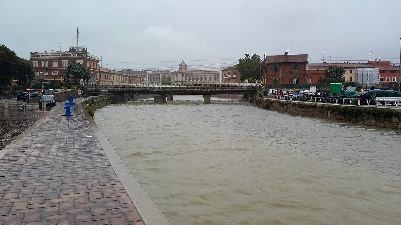 Il fiume Misa e il centro storico di Senigallia