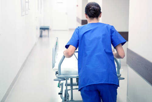 Pesaro, l’Ast assume 12 infermieri a tempo indeterminato