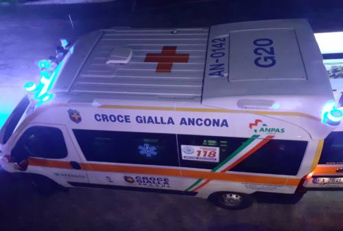 Ancona: rissa sotto il ponte, tre feriti