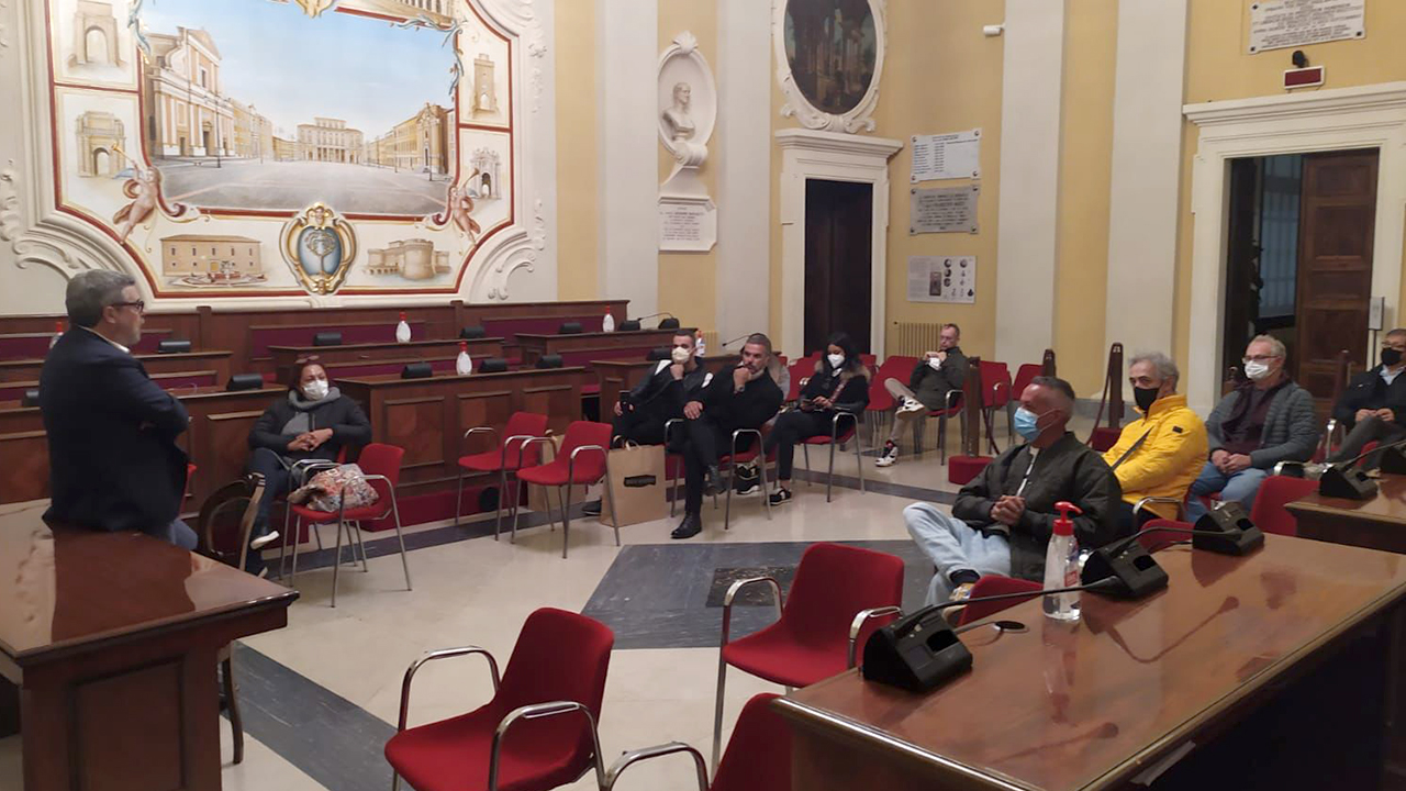 L'incontro tra sindaco ed esercenti del centro storico di Senigallia per l'avvio dei lavori su corso II Giugno