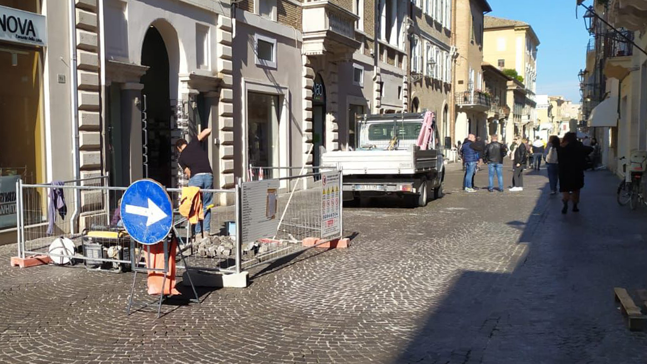 Partiti i lavori su corso II Giugno a Senigallia