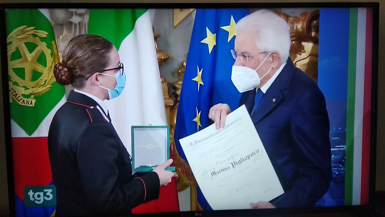 Il presidente della Repubblica Sergio Mattarella con Martina Pigliapoco