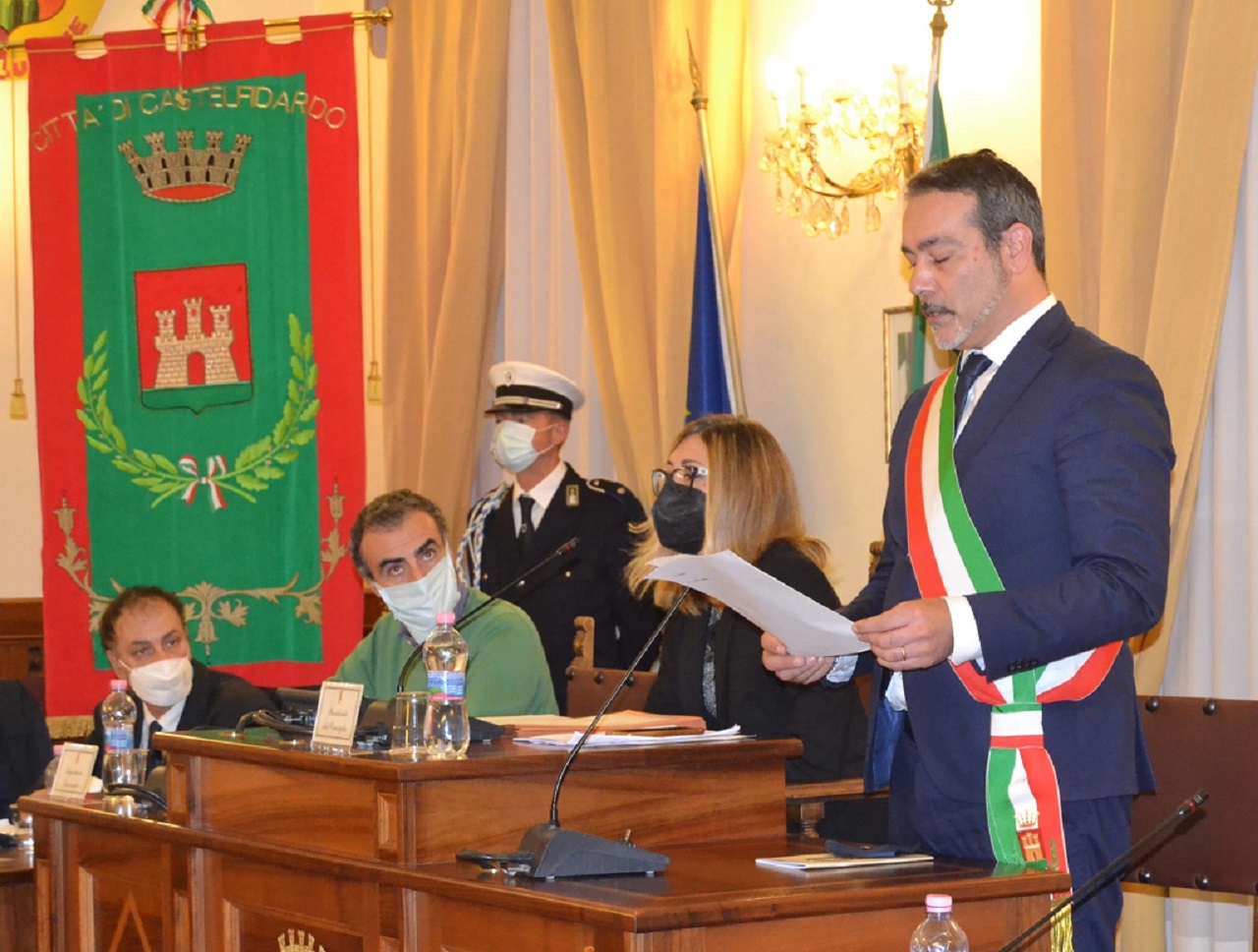 Il giuramento del sindaco di Castelfidardo Roberto Ascani