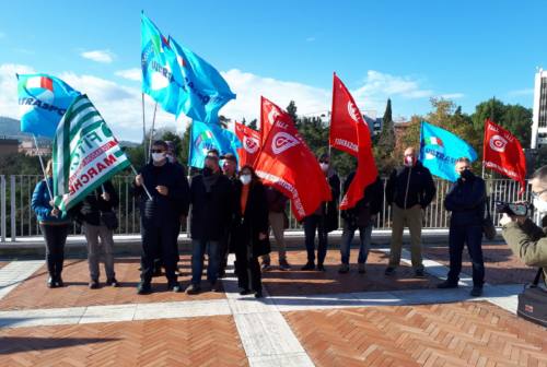 Licenziamenti lavoratori ex Aerdorica, sit-in dei sindacati ad Ancona: «Regione defilata, serve uno scatto di orgoglio»