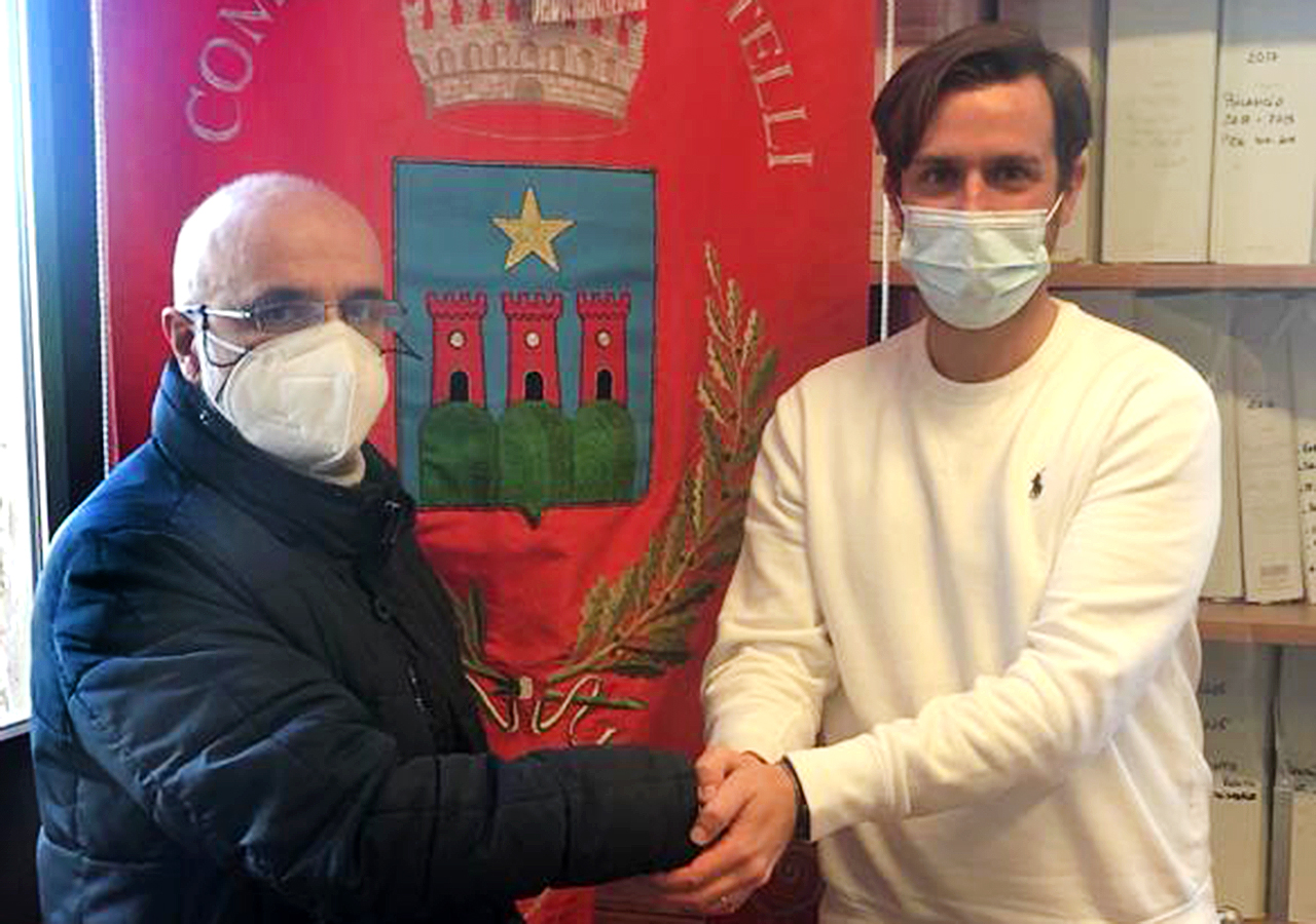 Il dottor Aboud Assad e il sindaco di Trecastelli Marco Sebastianelli