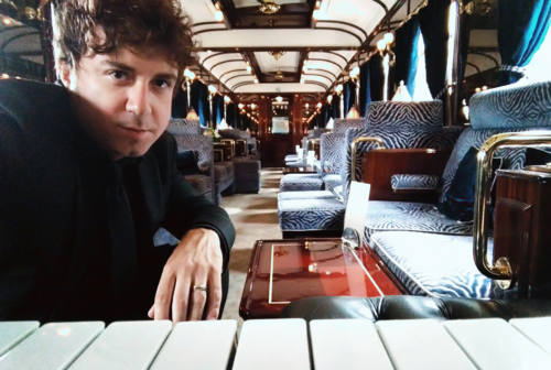 Tra lusso e magia, ecco l’Orient Express e il suo pianista Luca Cerigioni