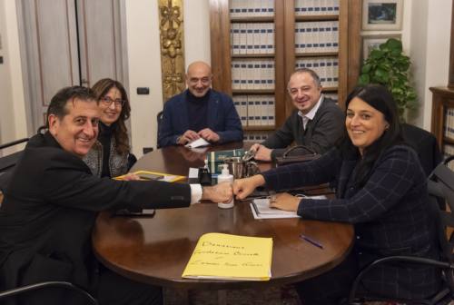 San Ginesio, Comune e Fondazione Bocelli firmano l’accordo per la ricostruzione dell’Ipsia. «Al via la parte operativa»