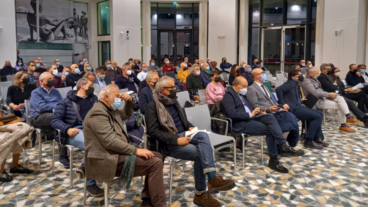 Il pubblico del convegno a Senigallia sull'urbanistica regionale: "Quale futuro per il nostro territorio?"