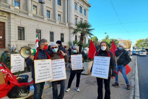 Carenza di personale e precarietà in Poste, sindacati in piazza ad Ancona