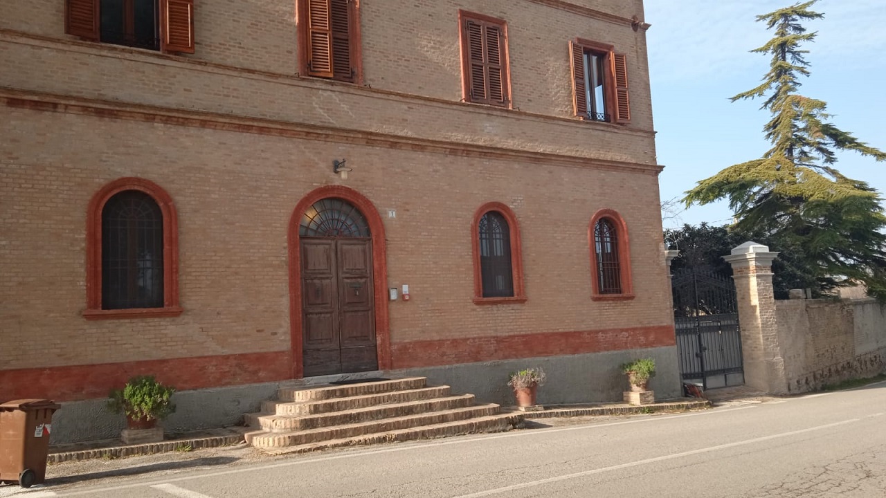 L'immobile Caritas ad Alberici di Montemarciano
