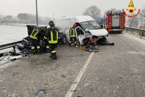 Prima neve a Senigallia, subito un incidente stradale frontale