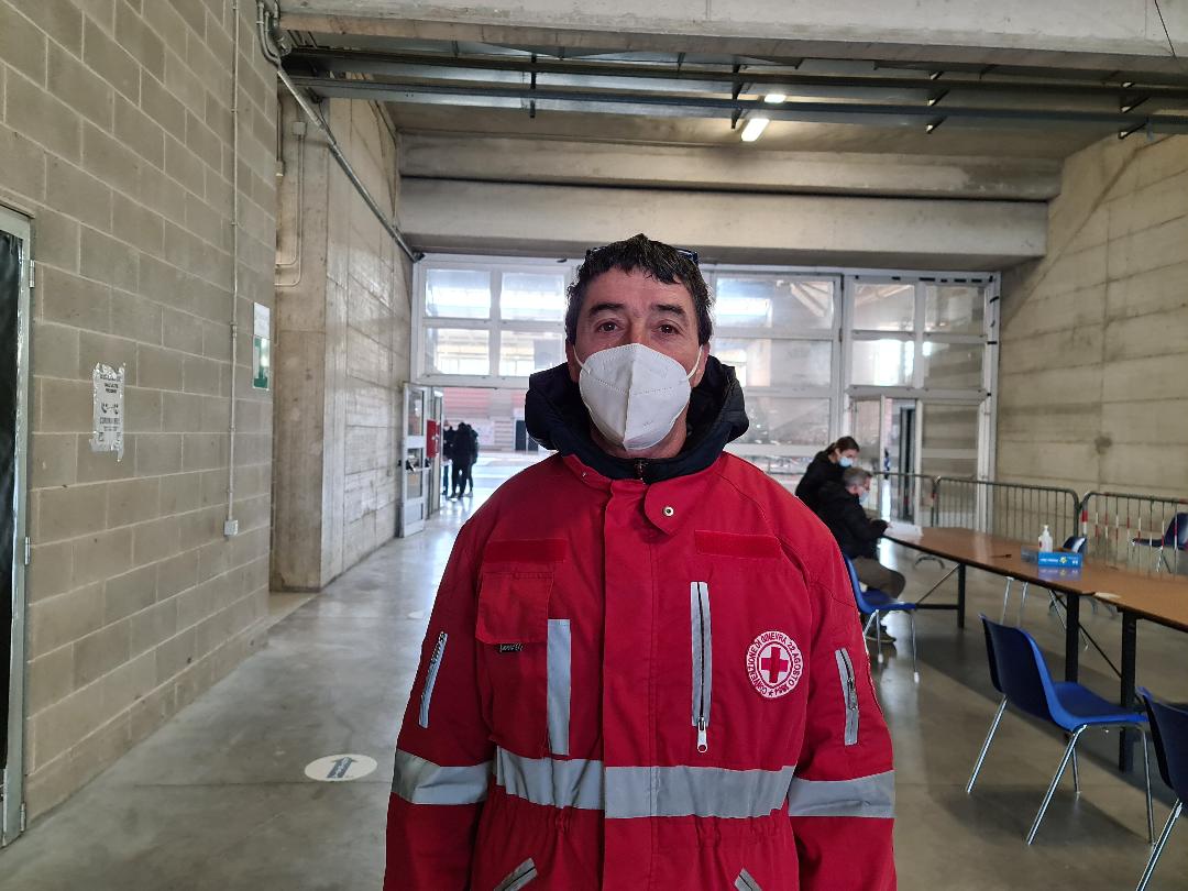 Un volontario della Croce Rossa di Osimo al PalaRossini