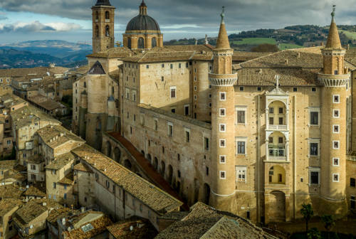 Urbino, scoprire i luoghi di Raffaello in bicicletta per un turismo slow