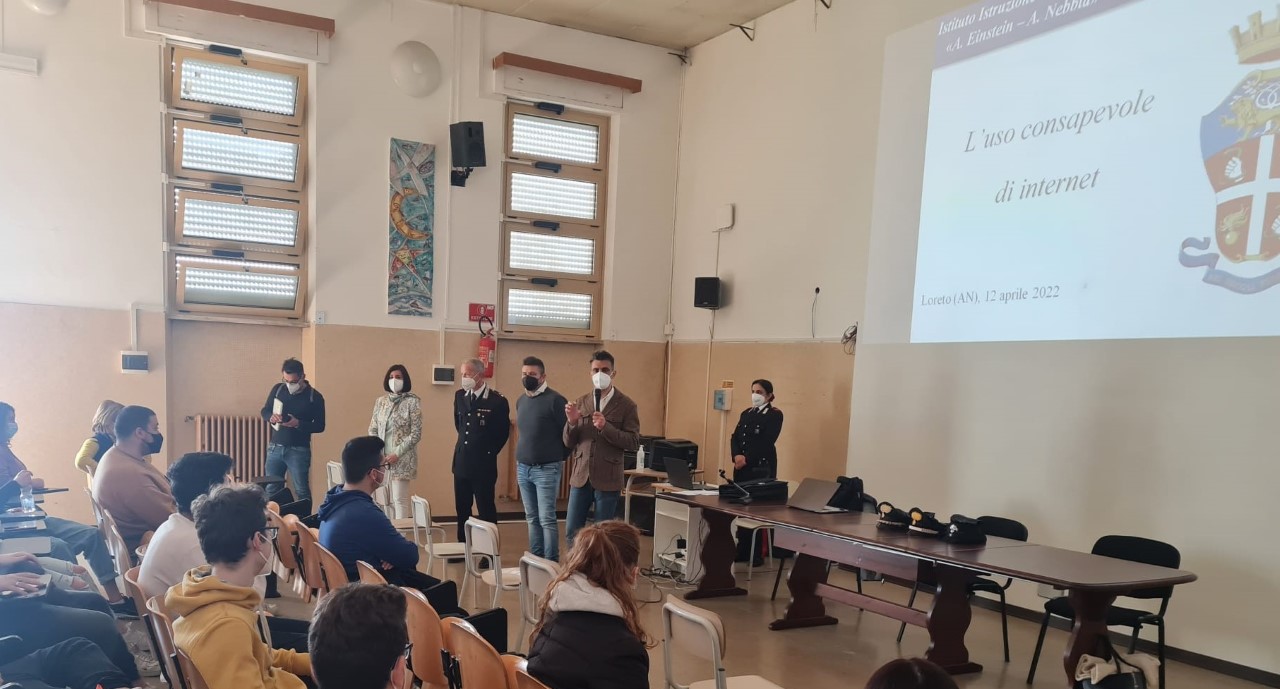 I carabinieri di Osimo all'Alberghiero di Loreto