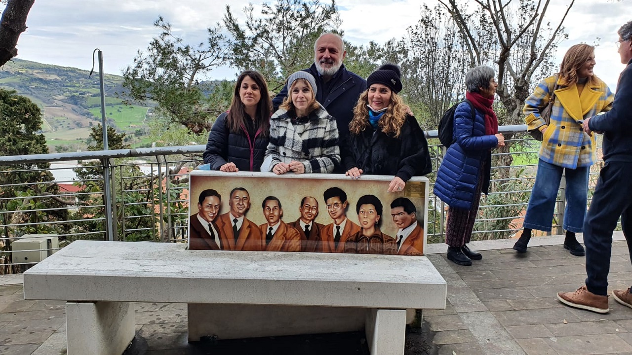 Il murales appena inaugurato alla presenza del sindaco di Camerano