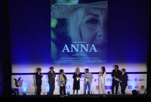Il fascino di Grottammare conquista tutti: il cortometraggio “Anna”, girato nella riviera picena, trionfa al premio Sorriso Rai Cinema Channel