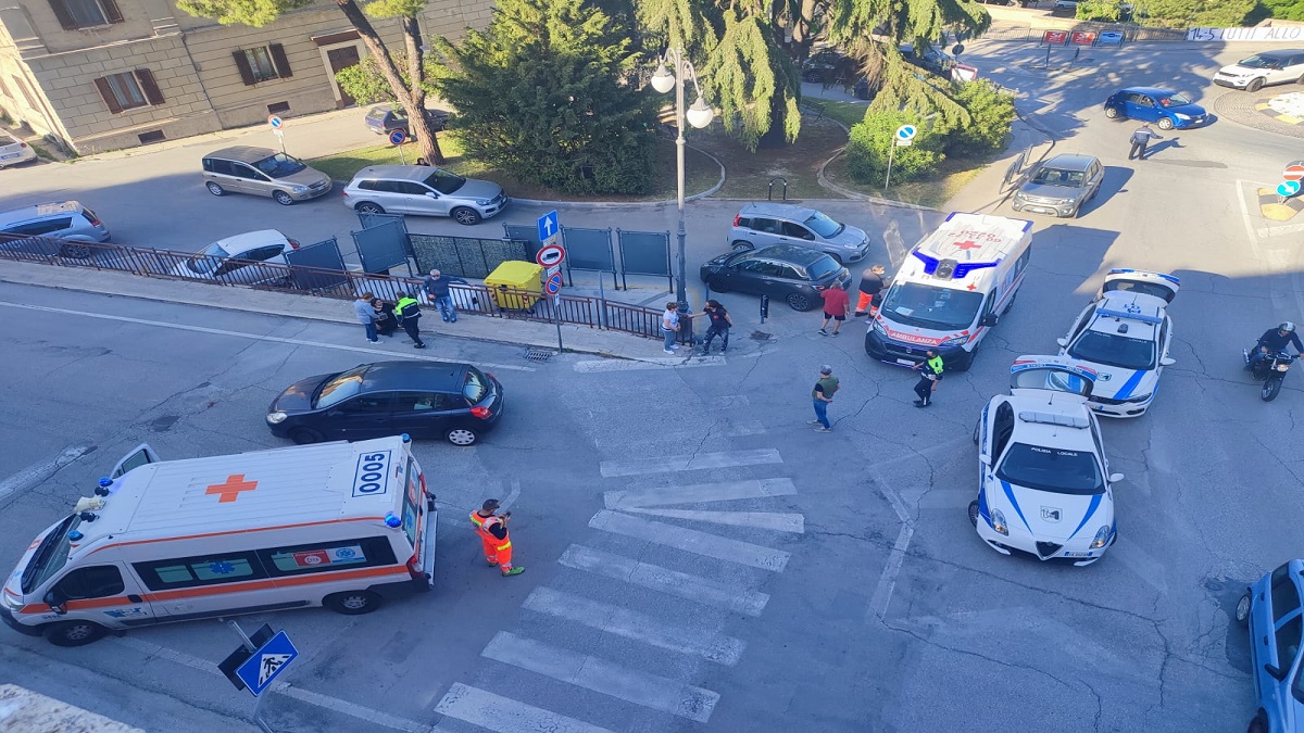 Uno degli ultimi incidenti in via Guazzatore a Osimo