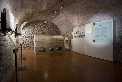 I tesori nascosti della cripta della Basilica San Decenzio di Pesaro, obiettivo valorizzarli