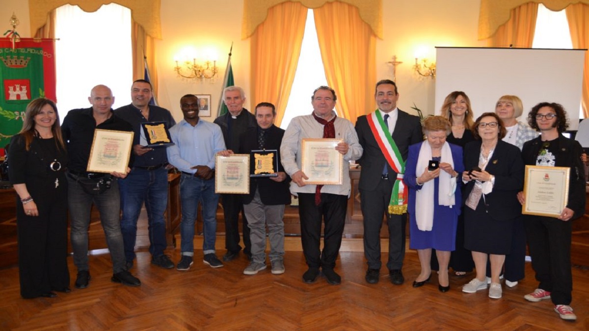 I premiati con il sindaco di Castelfidardo