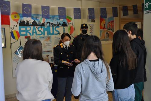 Osimo, educare alla legalità: le forze dell’ordine incontrano gli studenti delle scuole del territorio