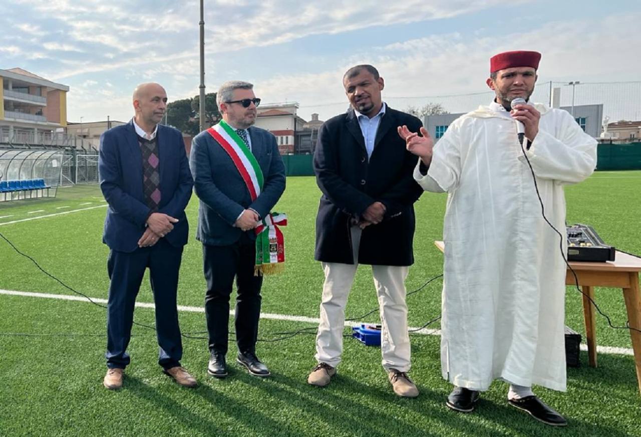 Quasi mille fedeli allo stadio di Senigallia per la fine del ramadan