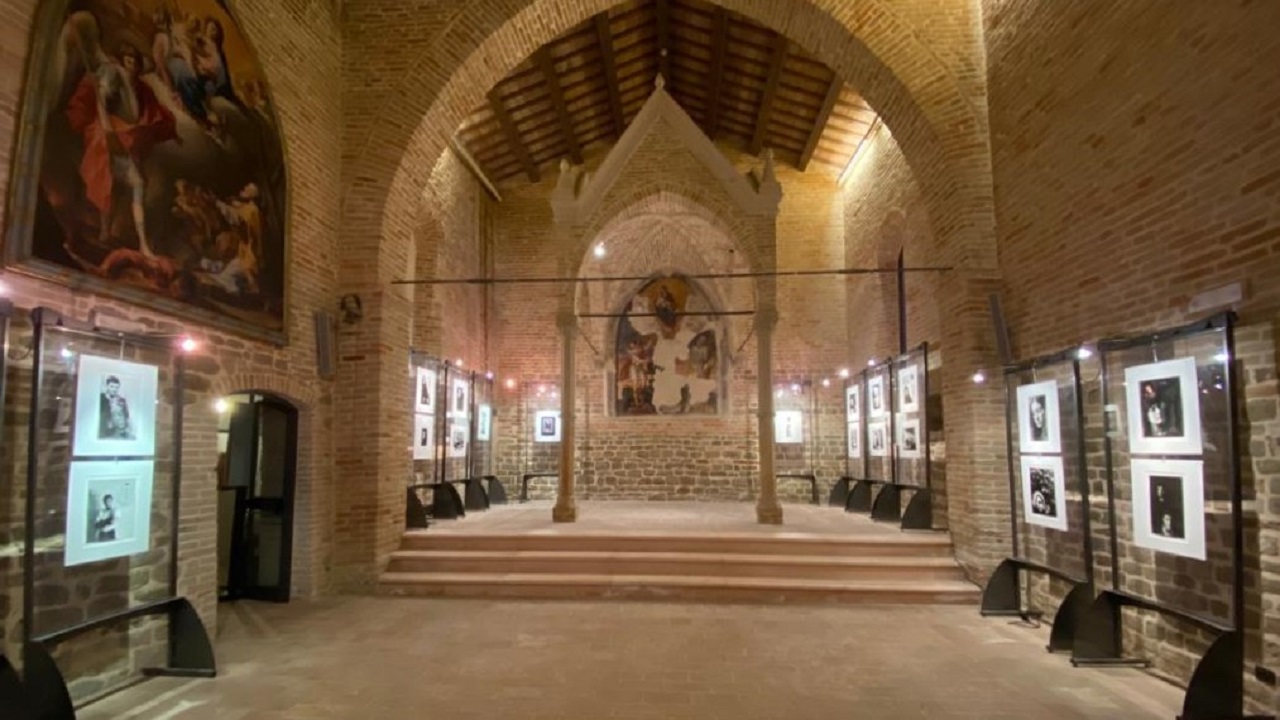 Nella chiesa di san Michele a Serra de' Conti la mostra di fotografia su Ulisse Bezzi