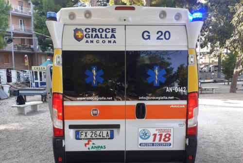 Ancona, si sente male per il caldo: donna soccorsa sullo stradello del Passetto