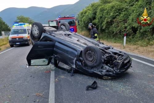 Incidente ad Albacina: 30enne di Cerreto D’Esi illeso, auto distrutta