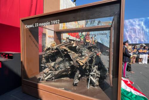 Pesaro, l’auto simbolo della strage di Capaci è esposta al Liceo Marconi