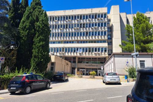 Esanatoglia, palpeggia una 13enne: sotto accusa un uomo