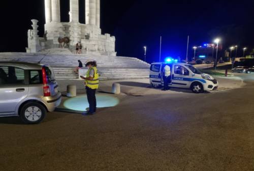 Ancona, alla guida con la patente scaduta e senza assicurazione: raffica di sanzioni della Polizia Locale