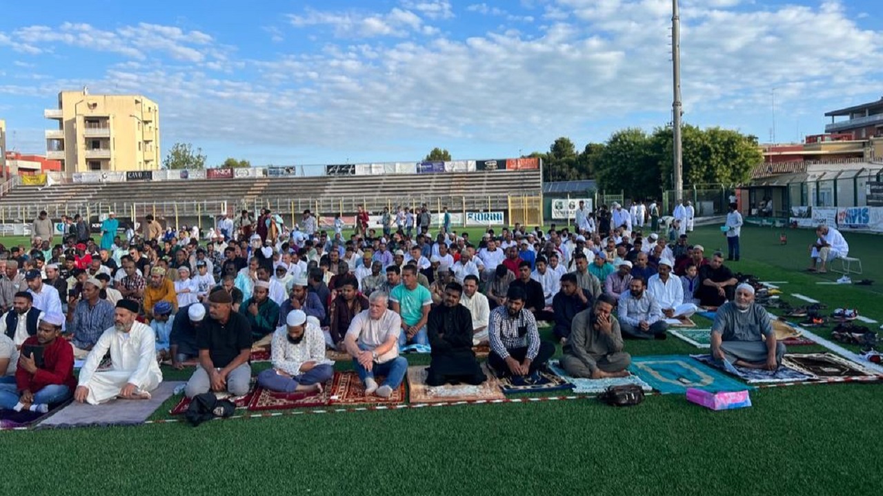 Quasi mille fedeli si sono radunati allo stadio Bianchelli di Senigallia per la festa del sacrificio