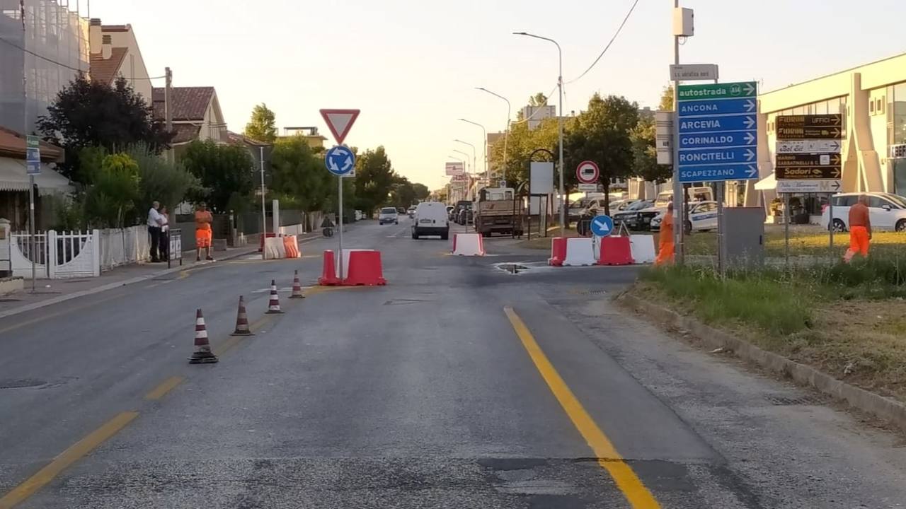 La rotatoria provvisoria tra strada della Marina e la statale Adriatica nord, a Senigallia