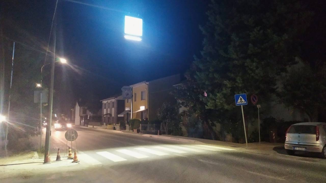 Attraversamento luminoso installato anche a Borgo Bicchia di Senigallia, lungo la provinciale 360 "Arceviese"