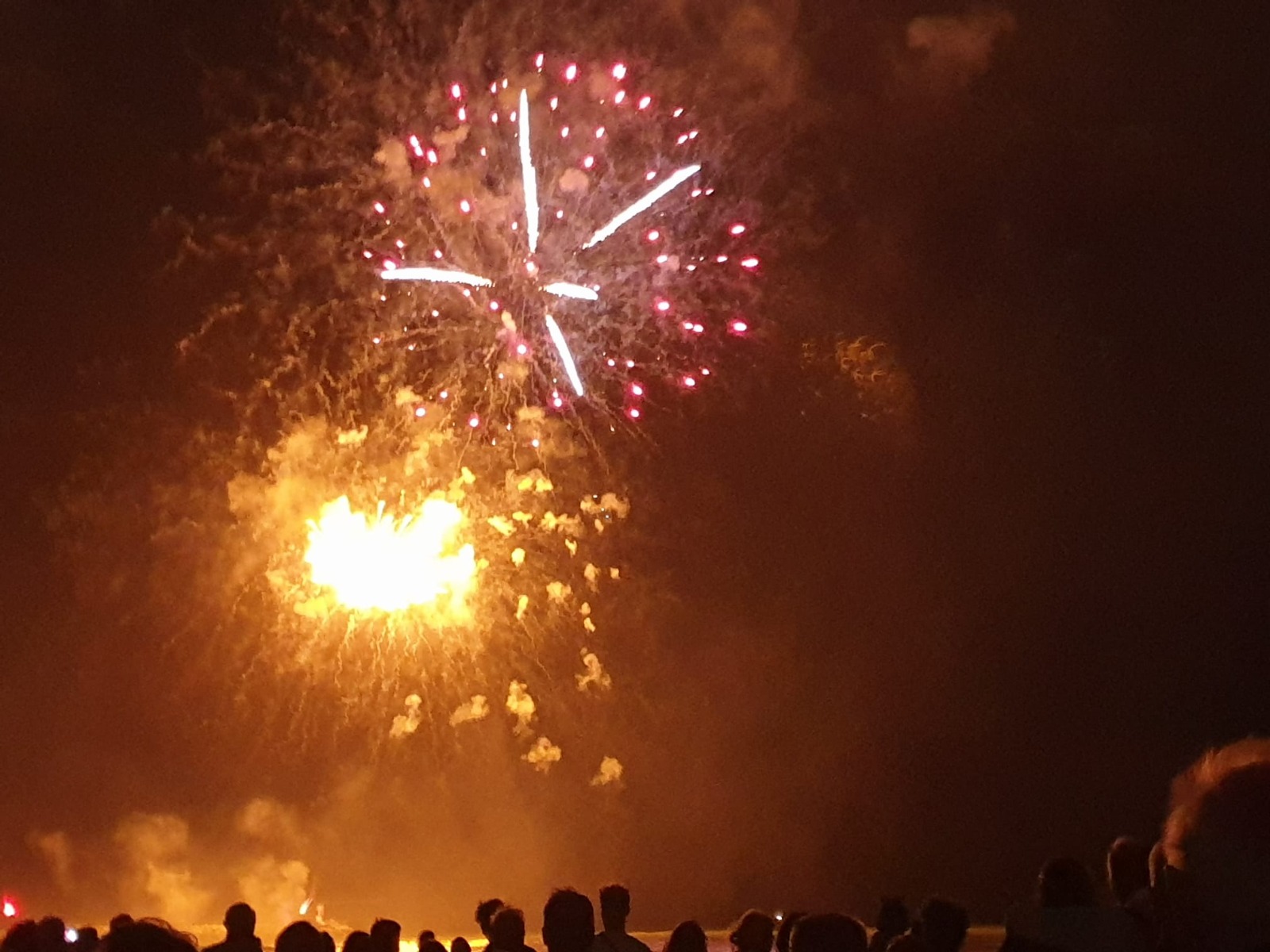I fuochi d'artificio 2022 a Senigallia: lo spettacolo pirotecnico sul mare