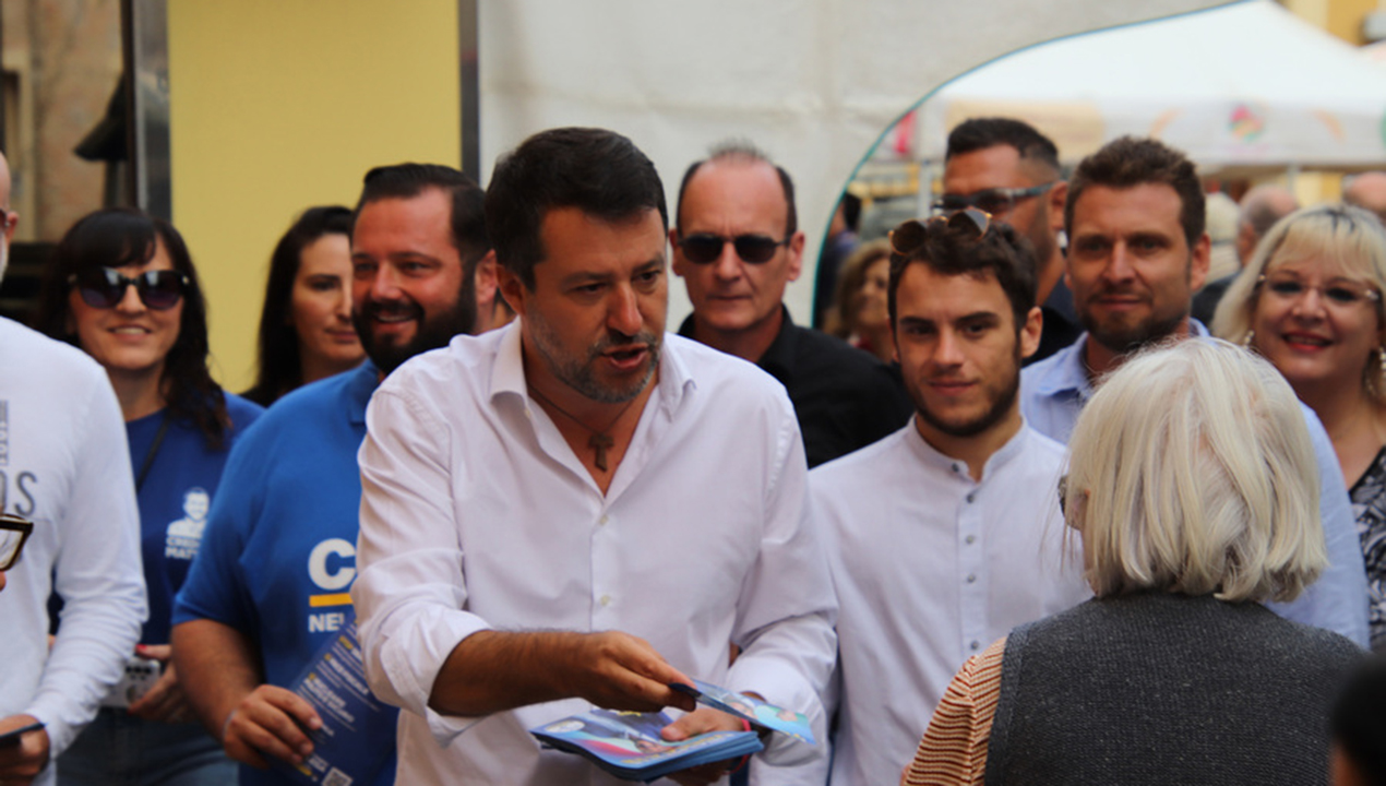 Matteo Salvini al mercato settimanale di Fano, nelle Marche (Fonte ANSA)