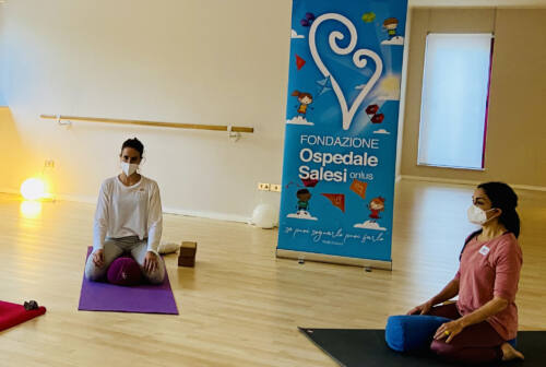 ‘Un respiro per la fibrosi cistica’, via al corso di Yoga per i bambini del Salesi