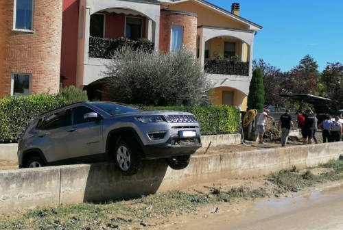 Maltempo nelle Marche, fiumi esondati e città coperte da acqua e fango￼