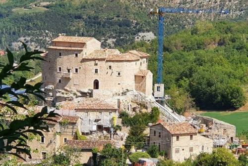 Castel di Luco prova a ripartire dopo il sisma. Amici: «Ma occorrono azzeramento dei mutui e zona franca»