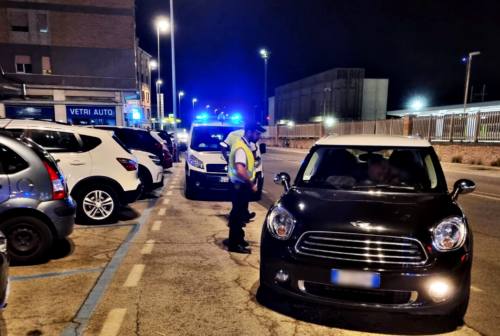 Ancona, la Polizia Locale fa i controlli e multa anche un monopattino