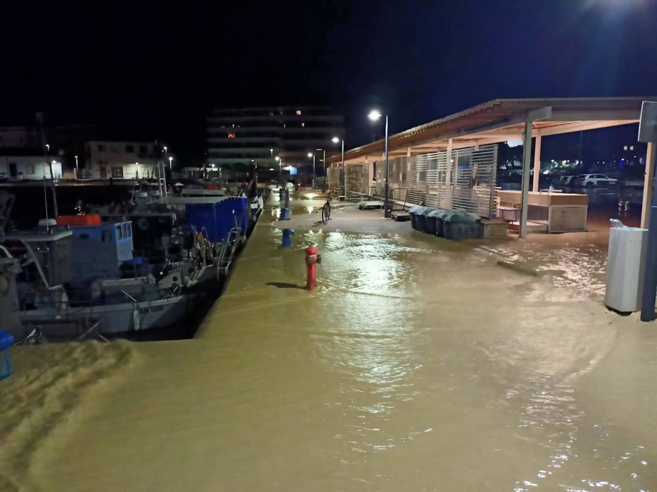 I danni causati dal maltempo al porto della Rovere, a Senigallia