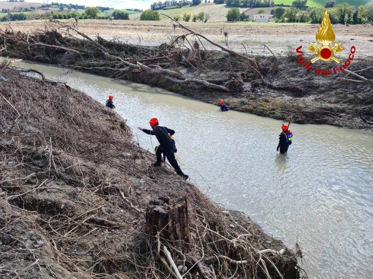 Le ricerche dei dispersi in zona fiume Nevola