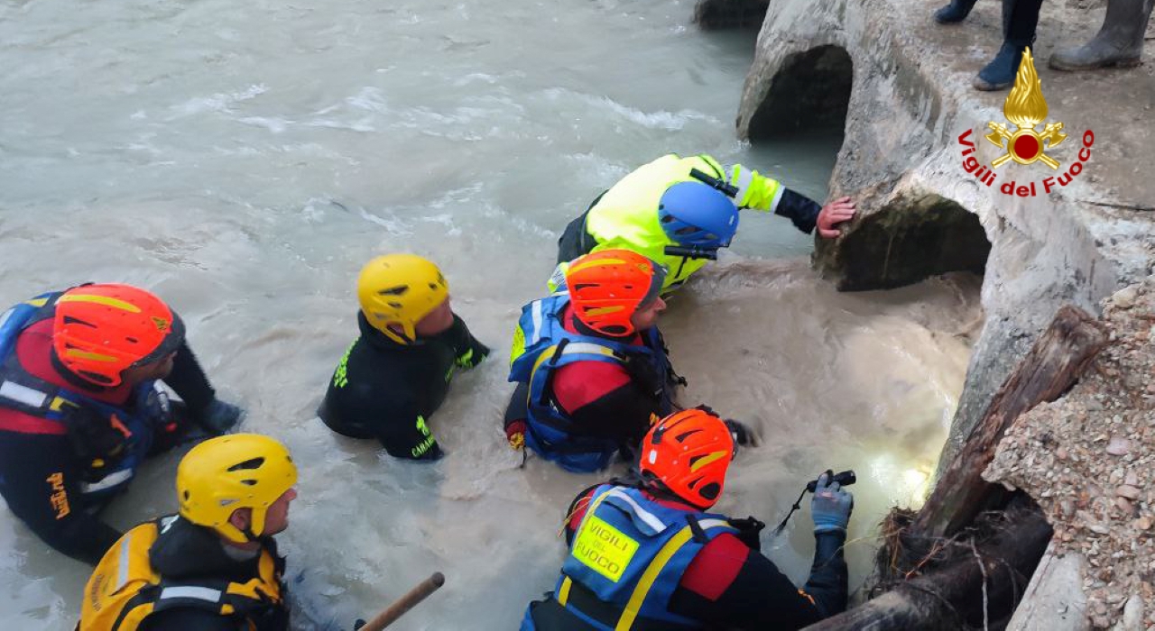 Le ricerche dei dispersi in zona fiume Nevola